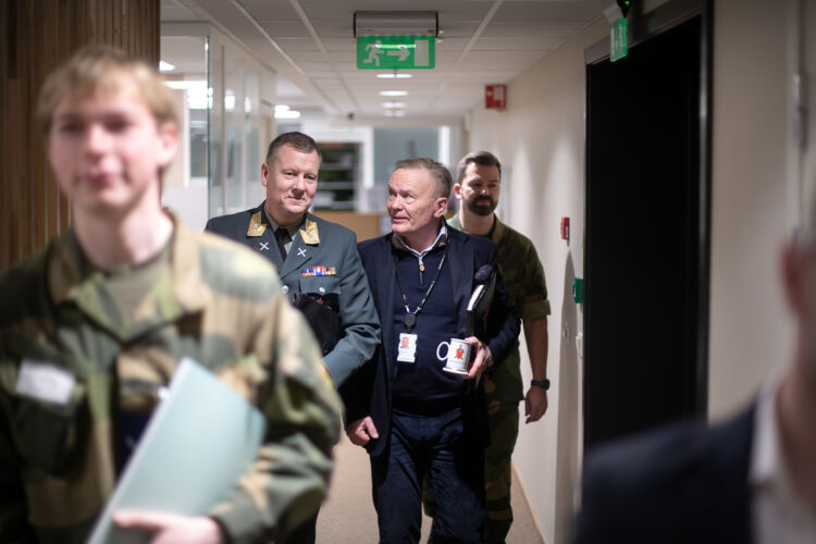 Lmh totalforsvarskontakt02